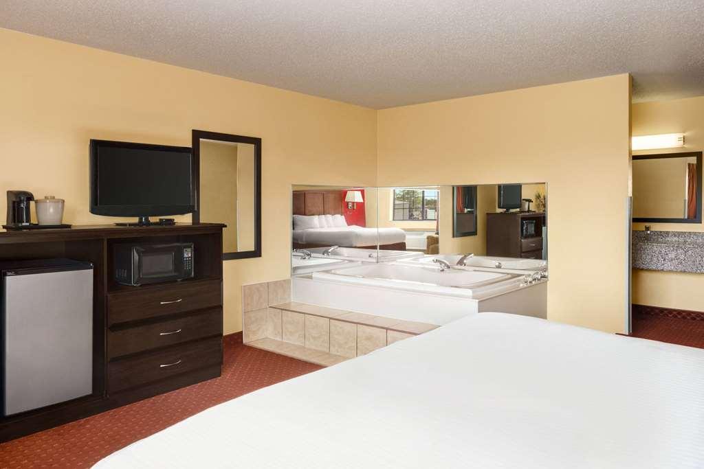 Baymont By Wyndham Cedar Rapids Hotel Cameră foto