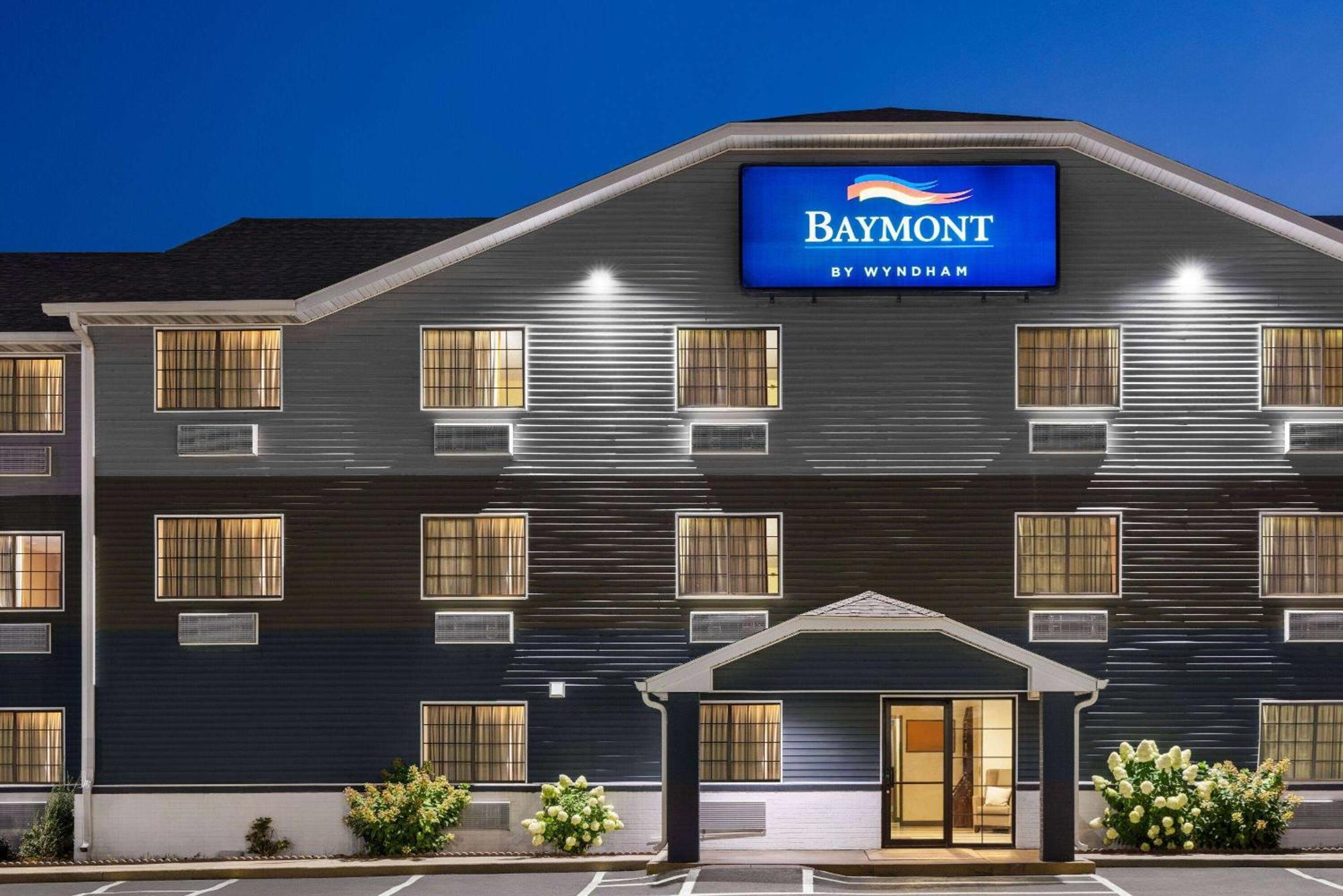 Baymont By Wyndham Cedar Rapids Hotel Exterior foto